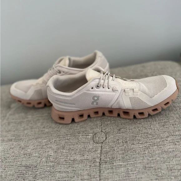 ON Cloud 5 Running Shoe Women's - Picture 10 of 10